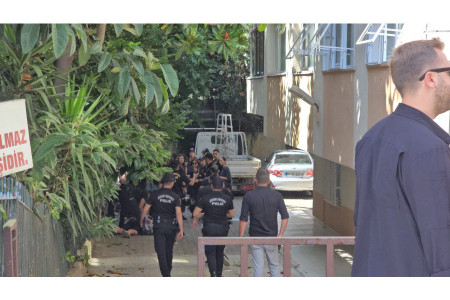 23. İstanbul Onur Yürüyüşü’ne polis engeli: Gözaltılar var
