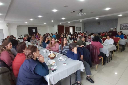 Çorlu’da kadınlar Ekmek ve Gül kahvaltısında bir araya geldi