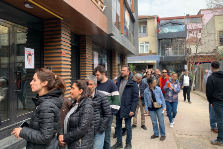 Dayanışma sandıklarına yoğun ilgi: 'Özgürlüğümüz için, adaleti korumak için buradayız'