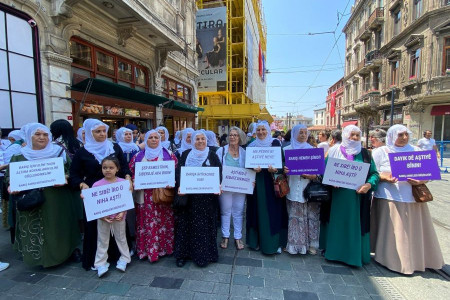 İstanbul Barış Anneleri İnisiyatifi Tünel Meydanı'nda