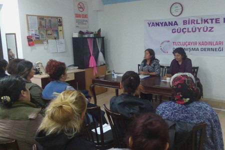 Kadınlar çocuklarının geleceğinden endişeli
