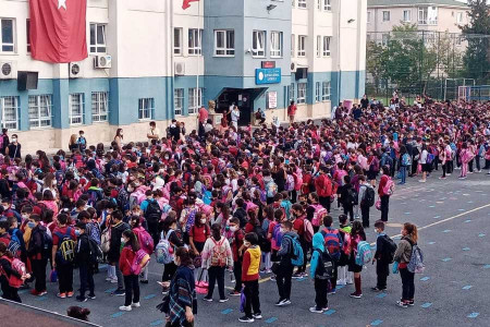 1 buçuk yılın ardından ders zili sorunlarla çaldı