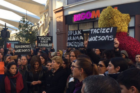 Watsons’ta çıplak arama davası için dayanışma çağrısı