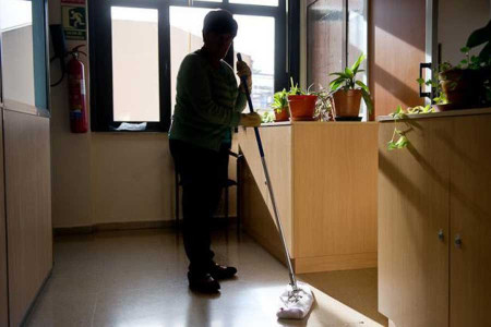 Ev işi yaptığı için mesleğini yapamayan kadın tazminat davasını kazandı!