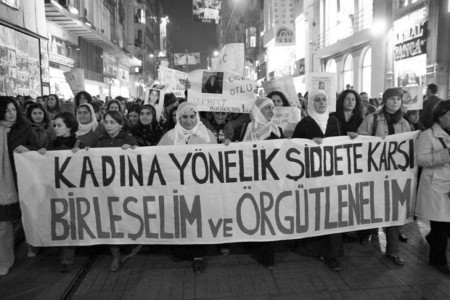 IŞİD'li kocasının şiddetinden kurtulmak için ölü numarası yaptı