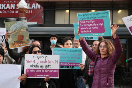HDP Sözcüsü Ebru Günay Bakana sordu: #1ÖğünÜcretsizYemek kampanyasından haberdar mısınız?
