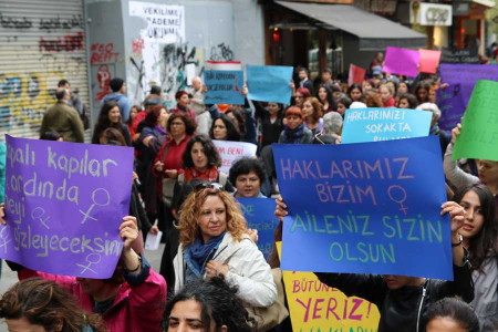 Cuma Hutbesinde giyim tarzına müdahaleye tepki: 'Bu anlayışı mahkum edeceğiz'