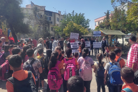 Sendikalardan okullarda bir öğün ücretsiz yemek için imzalı çağrı