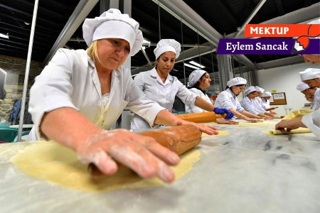 Bir gıda fabrikasından notlar: Banttan öfke, umut ve dayanışma akıyor