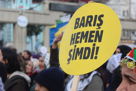 Barışı savunduğu için ihraç edilen öğretmene tebliğ 8 Mart’ta geldi