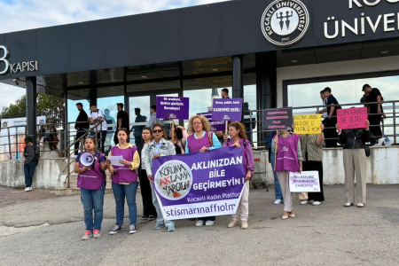 Kocaeli Kadın Platformu: 'Üniversitelerde tacizci hocalar istemiyoruz'