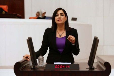 Kadınlara ayrılan bütçe sarayın 21.6 milyonluk elektrik faturasına eşit