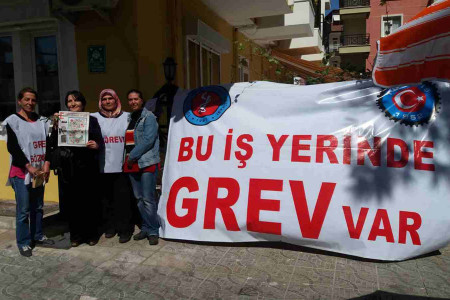 Huzurevi çalışanları grevde