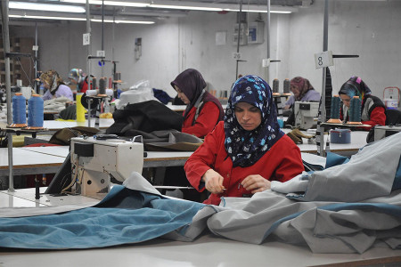 Asgari ücretli bir kadın işçi: Balık ekmek 12 lira, her zaman yenmiyor