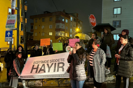 Esenyalı Kadın Derneğinden çocukların şiddet gördüğü okul önünde protesto