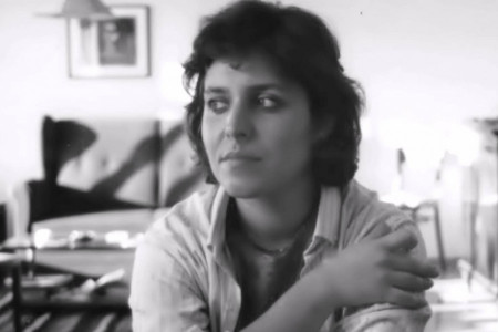 GÜNÜN ŞAİRİ: Nilgün Marmara