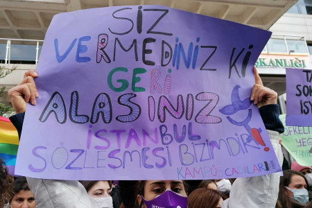TİHV: Son 10 yılda en az 2727 kadın şiddet nedeniyle yaşamını yitirdi