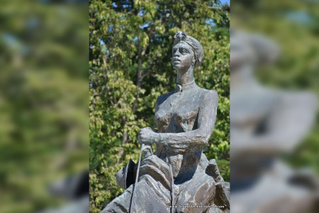 GÜNÜN KADINI: Rosa Castellanos