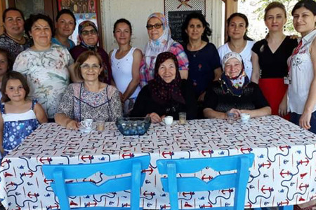 Babakale köyünde kadınlar, muhtara direniyor