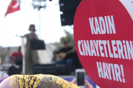 Her 1,5 dakikada bir kadın şiddet gördüğü için KADES uygulamasını kullanmış