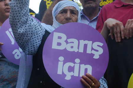 Afrîn’de insanlar değil, insanlık yok oluyor!