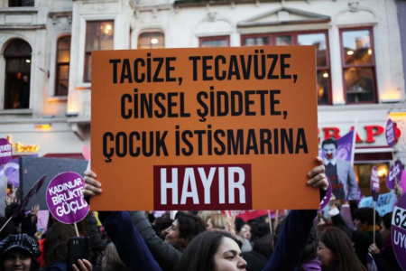 Samsun'da yolda yürüyen kadına cinsel saldırıda bulunan erkek tutuklandı