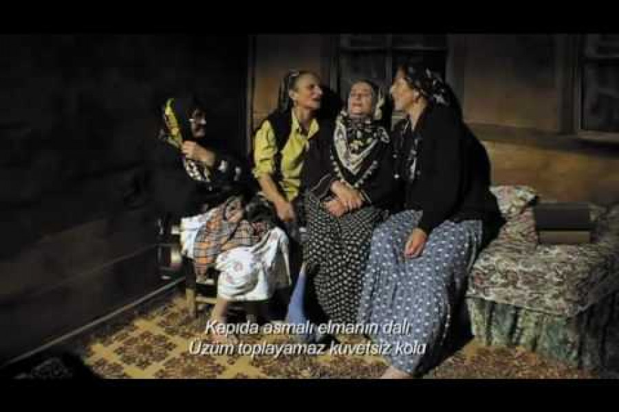 GÜNÜN ŞARKISI: Laz kadınlardan ‘Köprü ortasında’