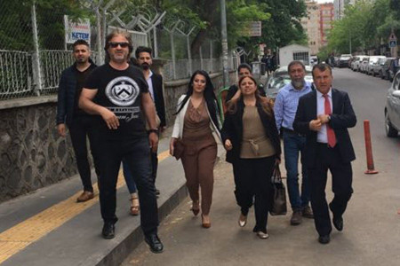 ‘Çocuklar ölmesin’ diyen Ayşe Öğretmen cezaevine girdi