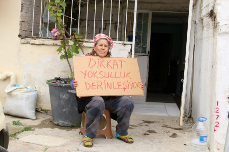 Hacer Foggo: Kovid 19 hastası çocuk evde tek başına, telefonu yok, parası yok!
