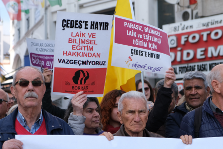 'Diyanet bastırdı, MEB dağıttı, müftülük propagandasını yaptı'