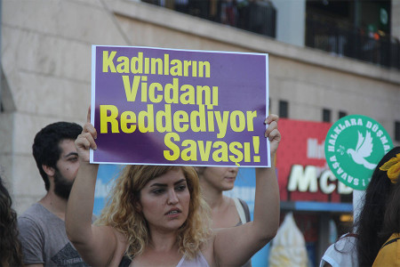 ‘Silaha para harcamasınlar, ücretleri artırsınlar’