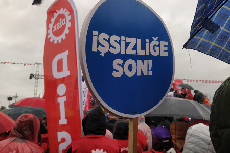 DİSK-AR: 'Geniş tanımlı kadın işsizliği hızla artıyor'