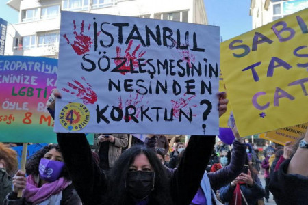 İstanbul Sözleşmesi’ne dair maske takan üniversiteliye kınama