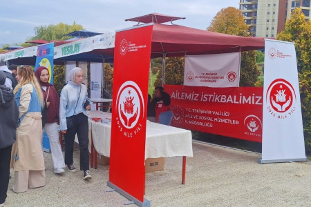 Genç kadınlara biçilmek istenen rolü kabul etmiyoruz