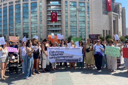 Kadınlar Diyanet hakkında suç duyurusunda bulundu: 'Eşit miras hakkımız tartışmaya kapalıdır'