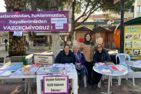 Söke'de kadınlar Kitap Takas Şenliği düzenledi
