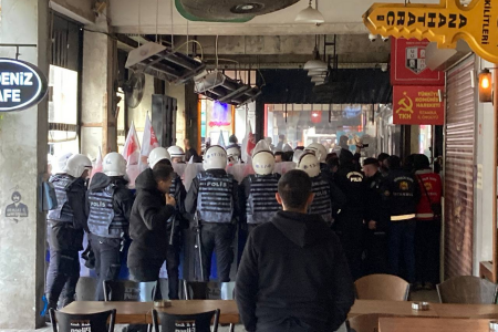 Kadına şiddete karşı eylemlere yasaklar sürüyor: Kadıköy'de onlarca gözaltı