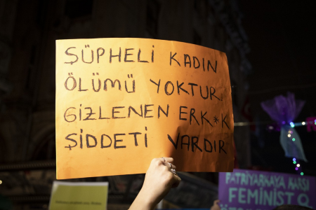 Kayalıklardan düşerek ölen kadının eşi 15 ay sonra tutuklandı