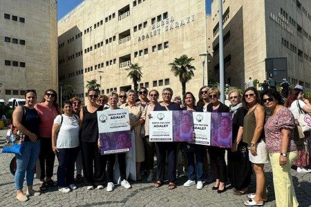 Bursa’da kadınlar Derya Pas için adliye önünde adalet istedi