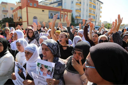Kadın cinayetini protesto ettiği için dava açılan kadınlar beraat etti